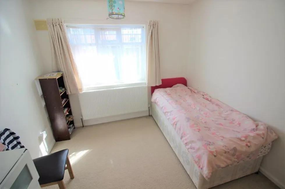 House Scott Crescent in Greater London