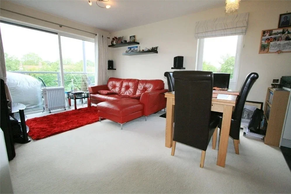 Flat Medhurst Drive in Greater London