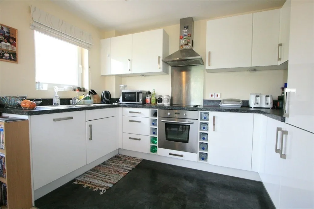 Flat Medhurst Drive in Greater London