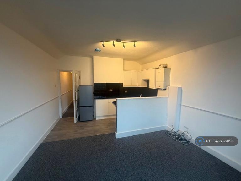 Flat Goldington Avenue in Bedford