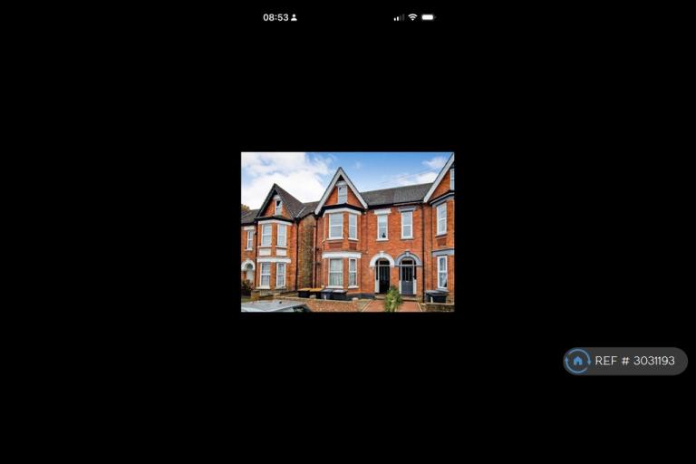 Flat Goldington Avenue in Bedford