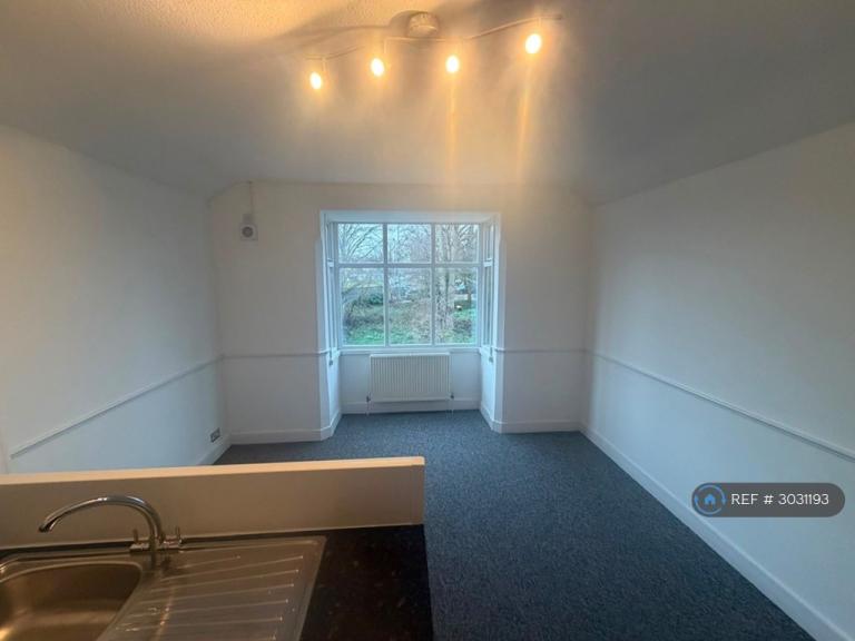 Flat Goldington Avenue in Bedford