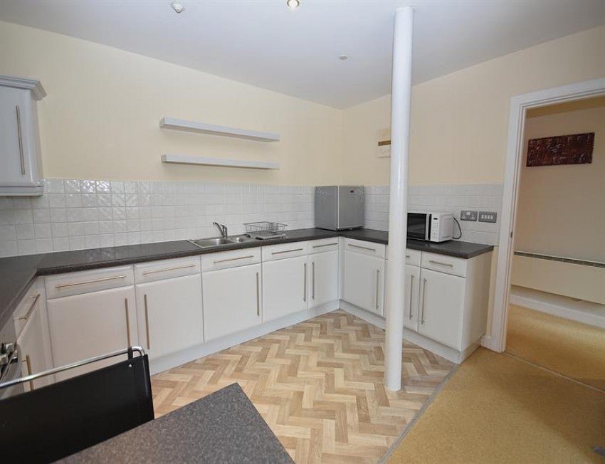 Flat Clarence Terrace in Bollington