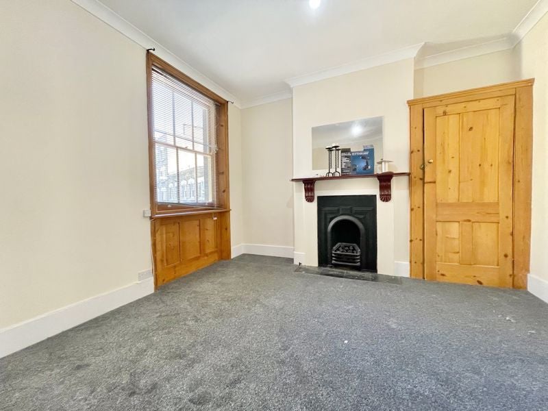 Flat Penton Place in Greater London