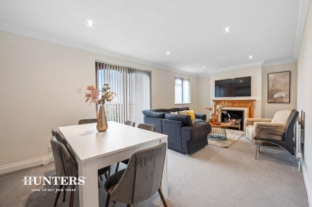 Flat Dollis Hill Lane in Greater London