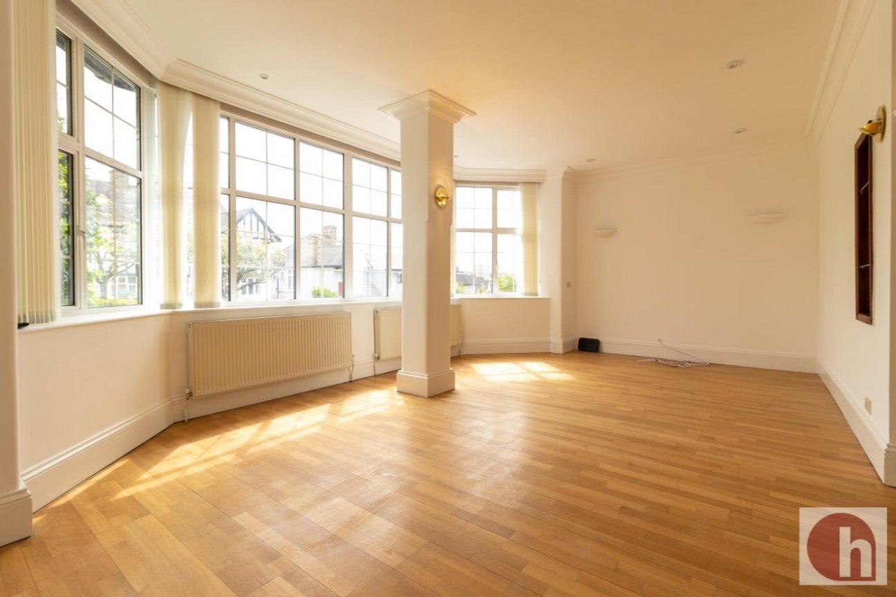 House Hodford Road in Greater London