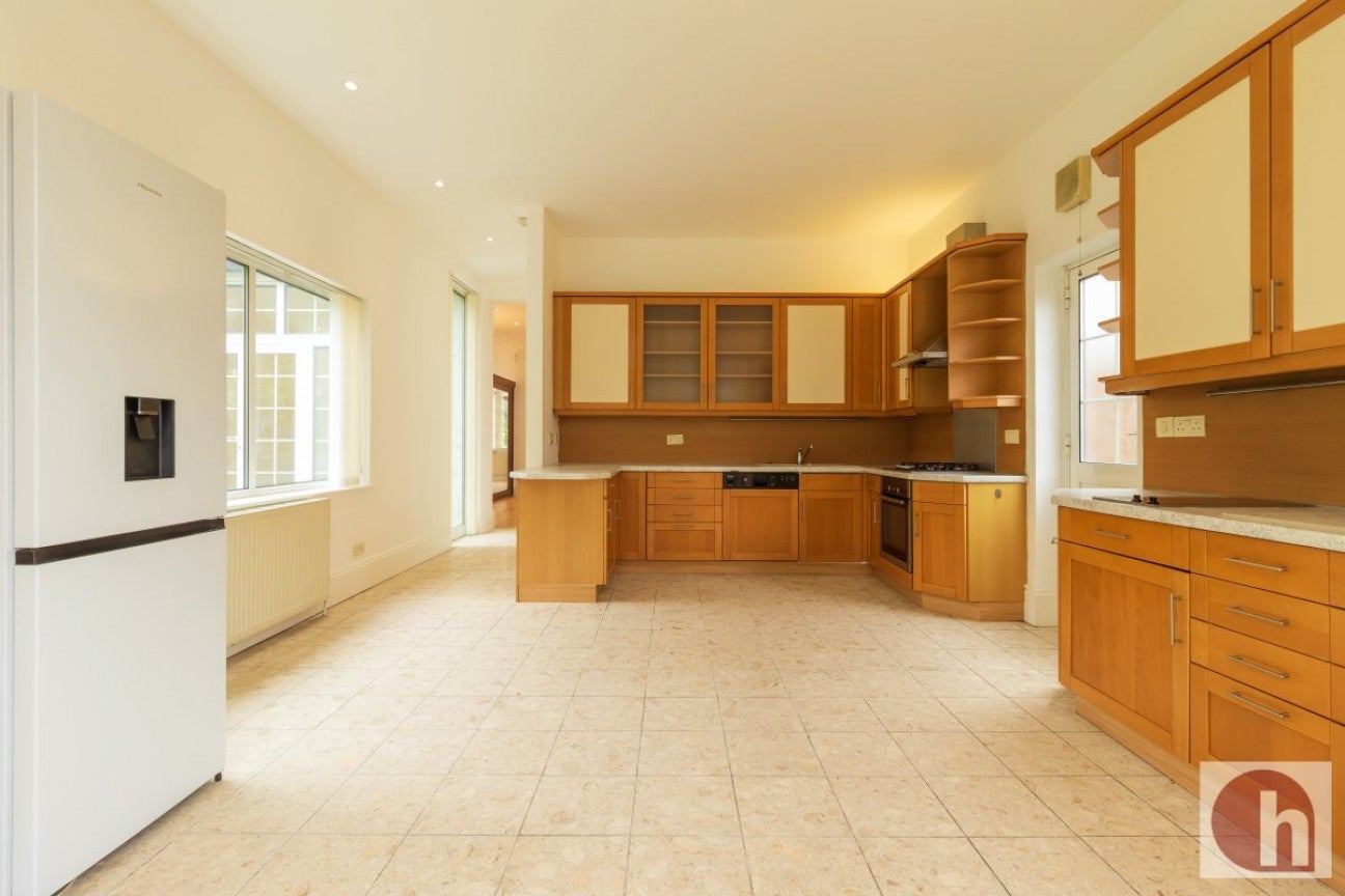 House Hodford Road in Greater London