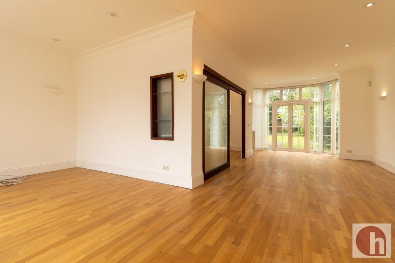 House Hodford Road in Greater London