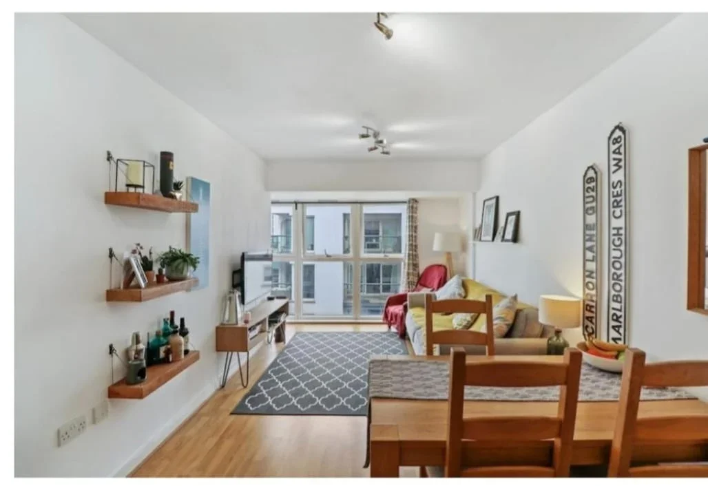 Flat Point Pleasant in Greater London
