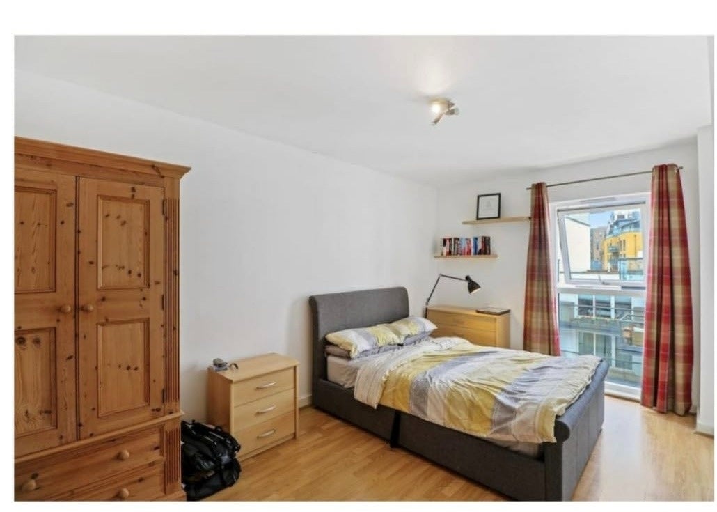 Flat Point Pleasant in Greater London