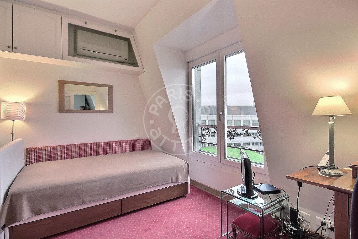 Appartement Avenue Gambetta à Paris