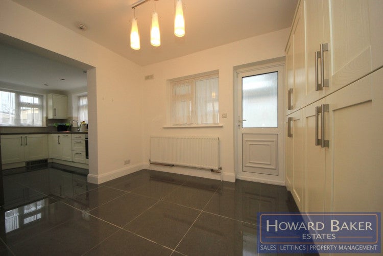 House Highfield Close in Greater London