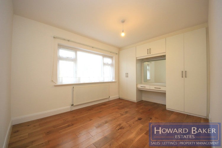 House Highfield Close in Greater London