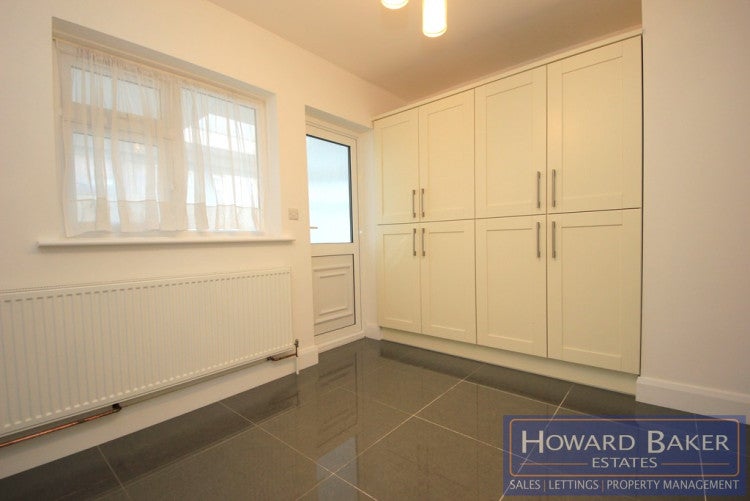 House Highfield Close in Greater London