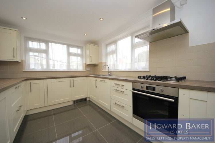 House Highfield Close in Greater London