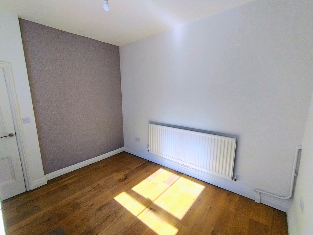 Flat Penn Road in Wolverhampton
