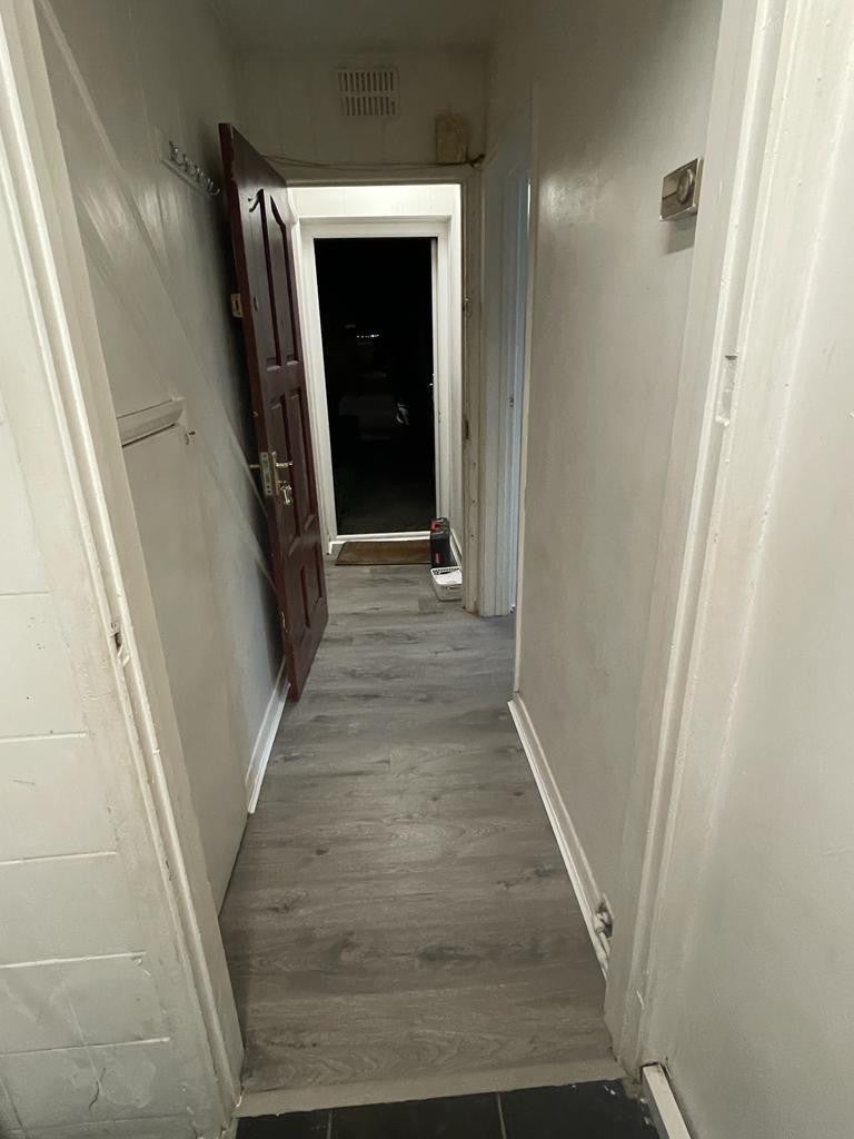 Flat Sipson Road in Greater London