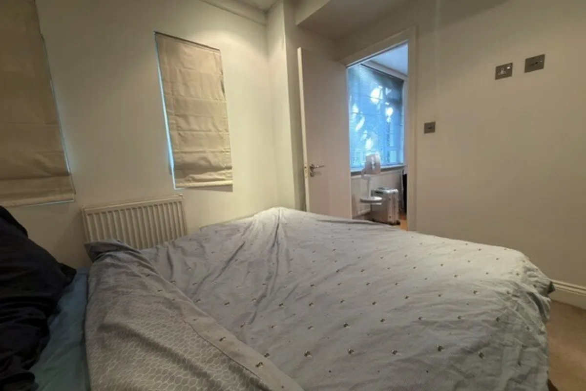 Flat Sloane Avenue in Greater London