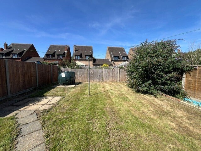 House Broadfields Close in Mid Suffolk
