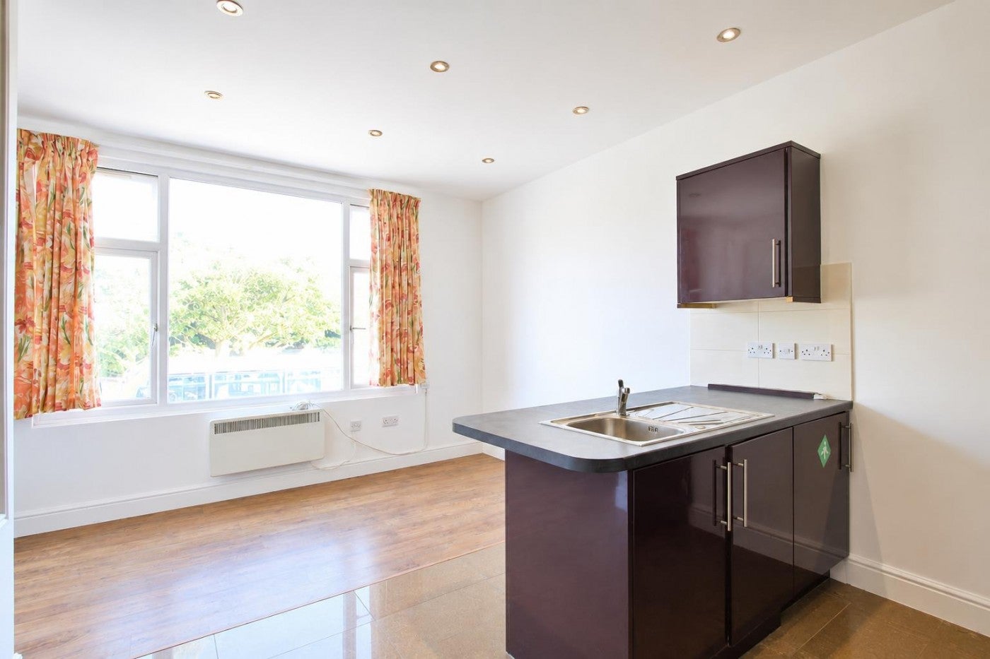 Flat The Green in Greater London