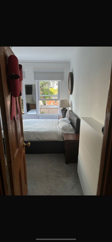 Room Laburnham Road in Maidenhead