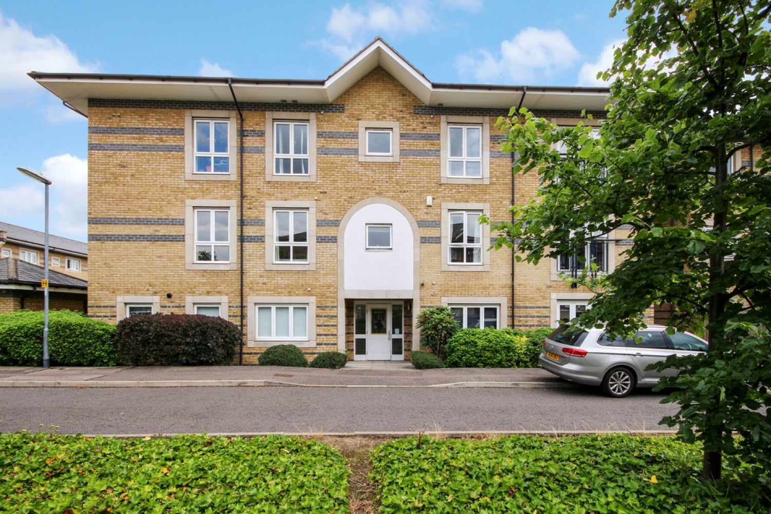 Flat Longworth Avenue in Cambridge