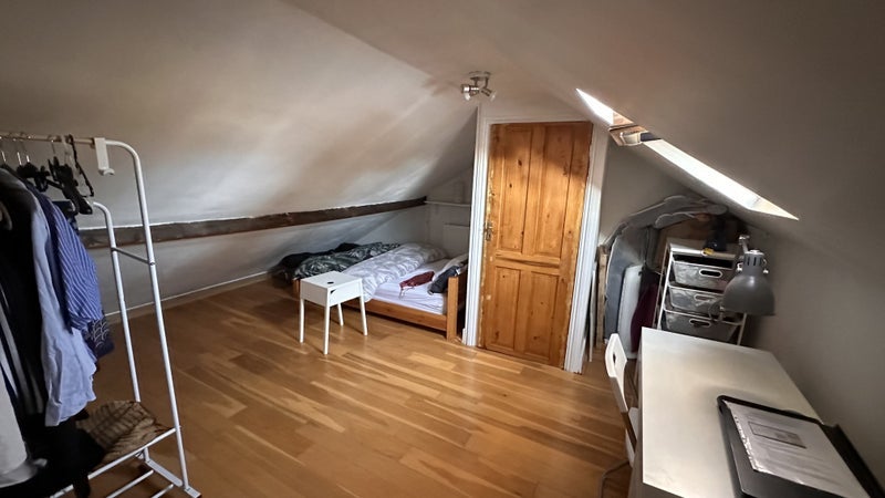 Room Kempton Road in Greater London