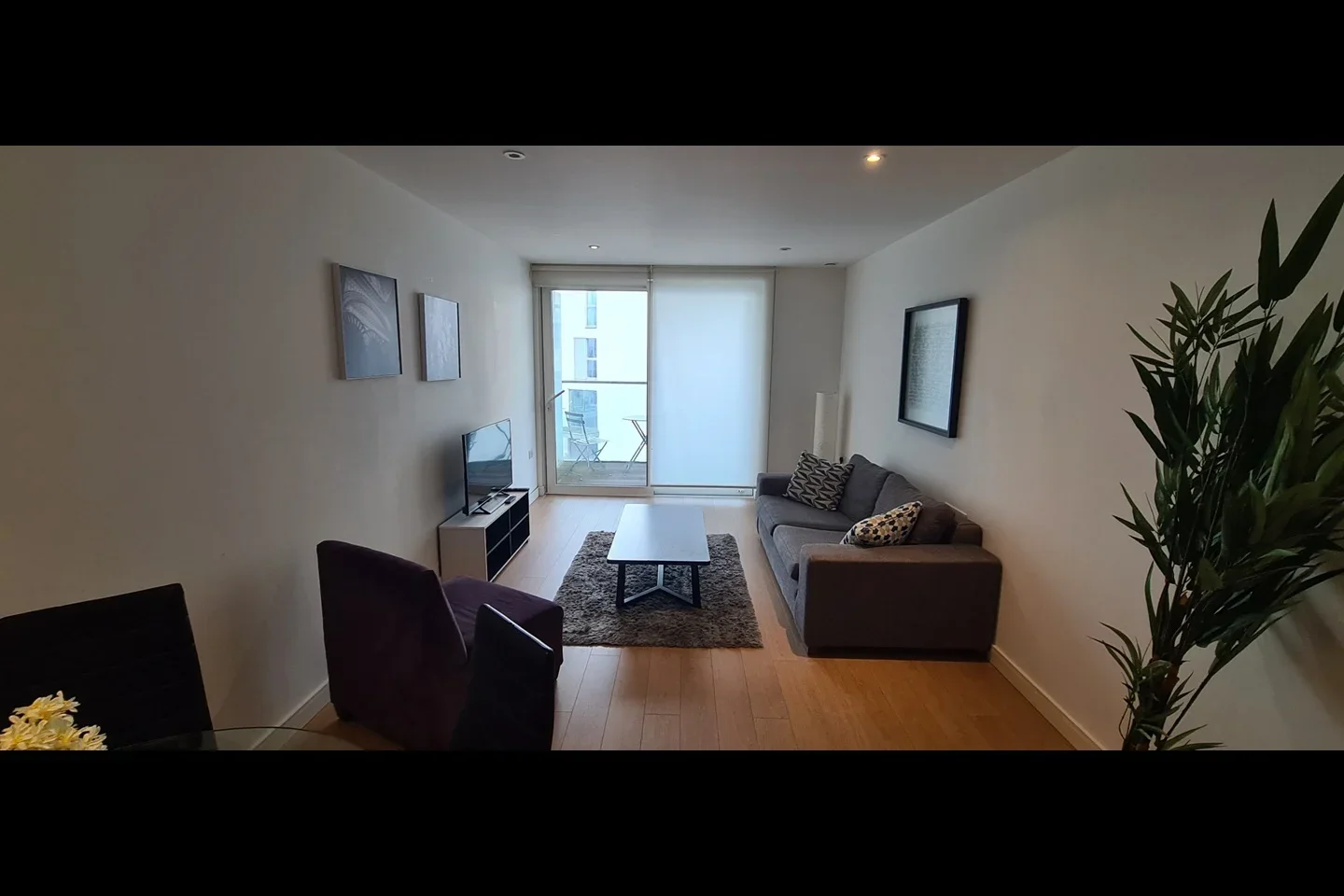 Flat Saffron Square in Greater London