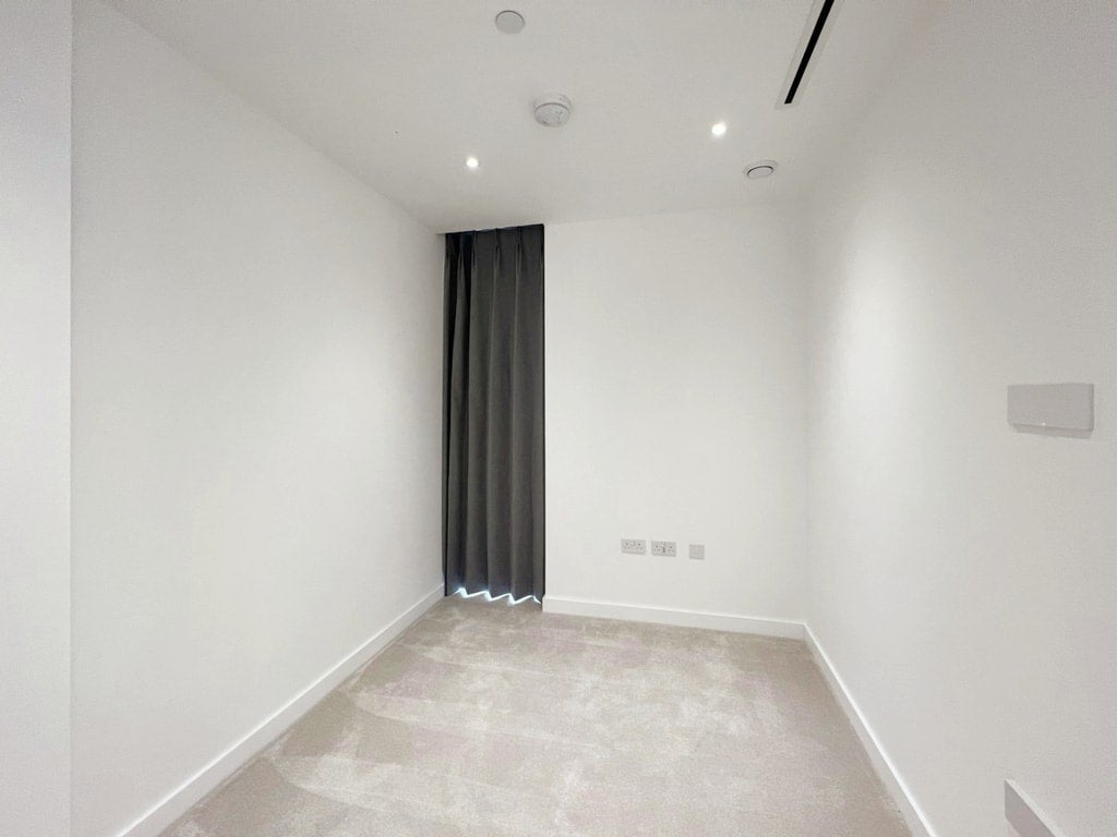 Flat Dingley Road in Greater London