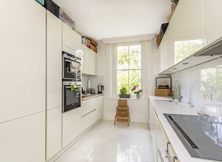 Flat Uxbridge Road in Greater London