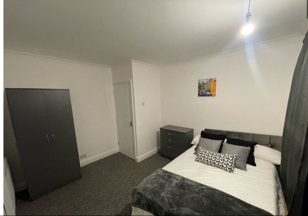 Room Hanover Gardens in Greater London