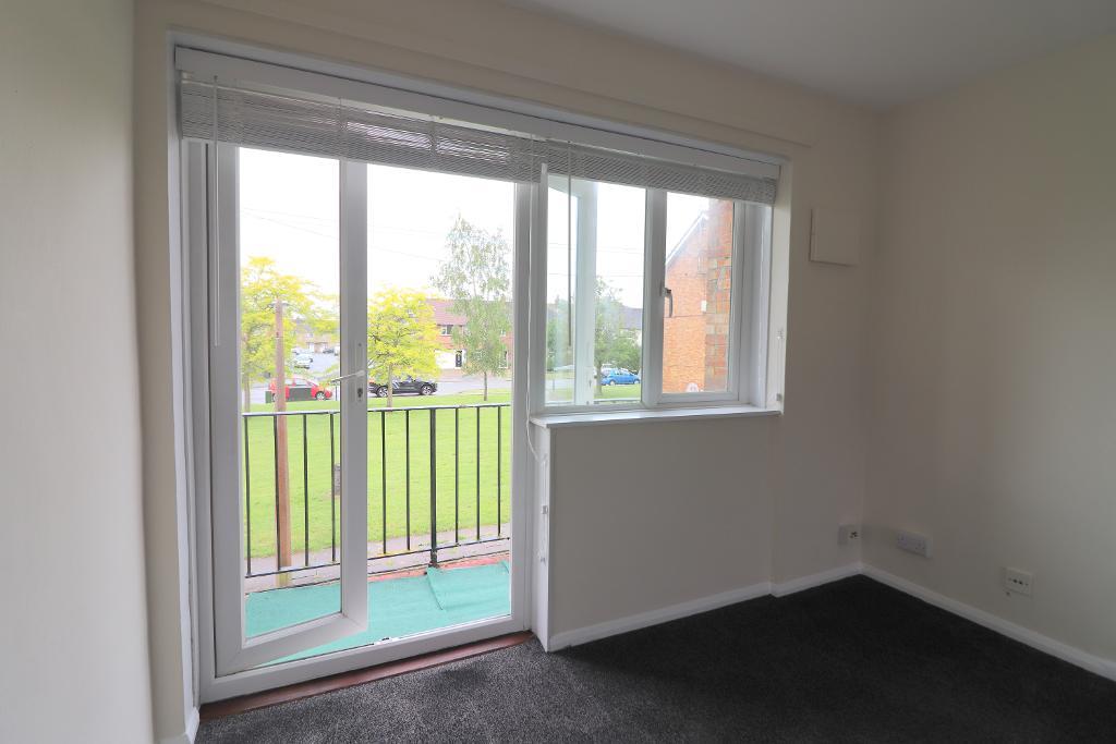 Flat Delphine Close in Luton