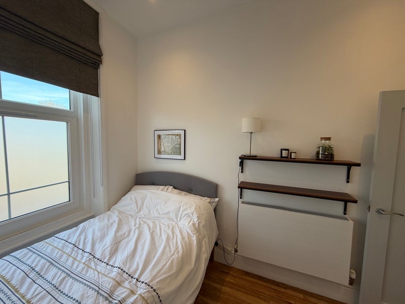 Room Brecknock Road in Greater London