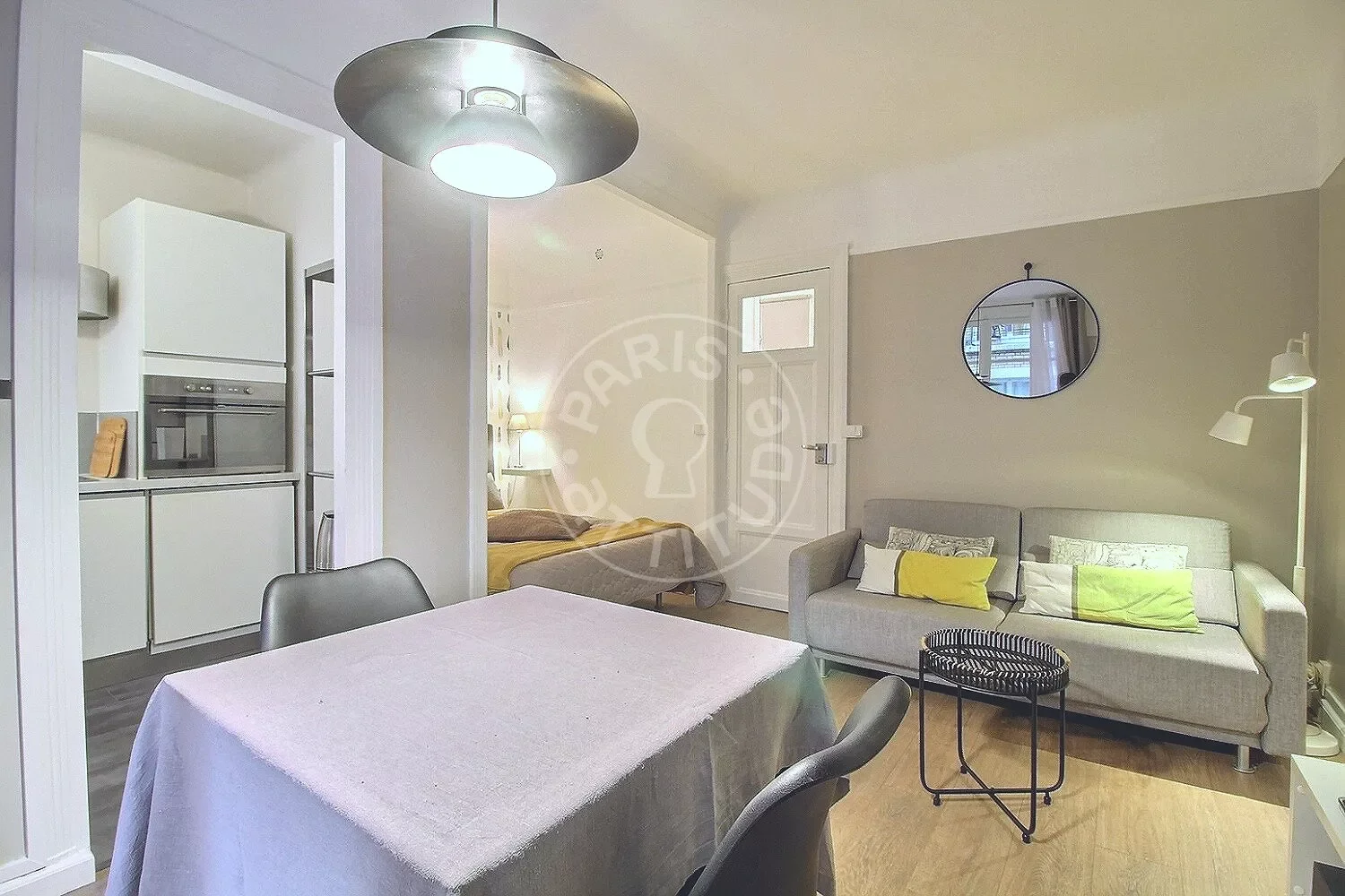 Appartement Rue la Condamine à Paris