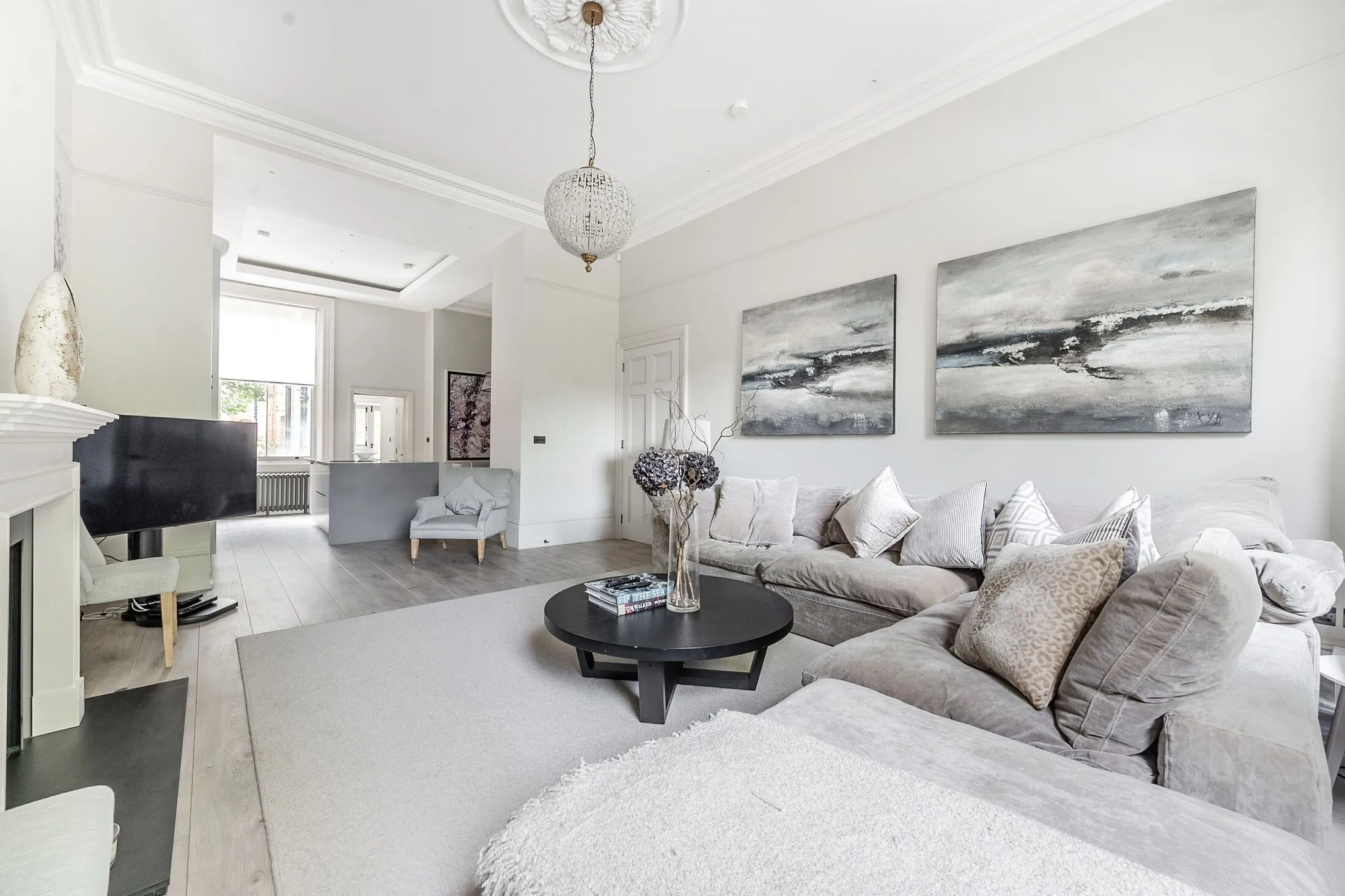 Flat Warwick Road in Greater London