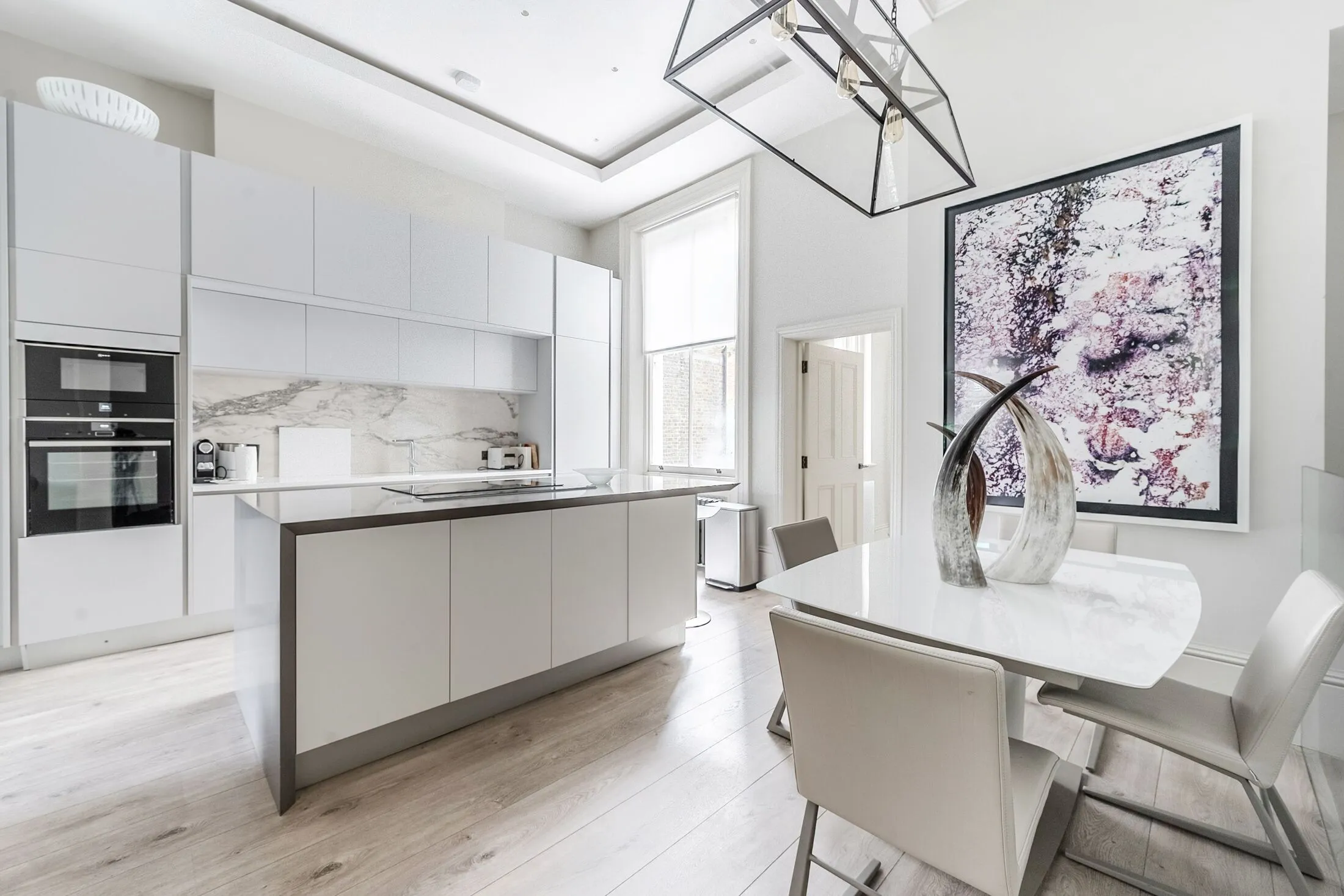Flat Warwick Road in Greater London