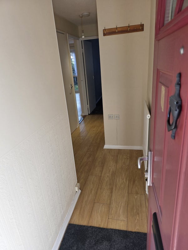 Flat Crownfield Road in Greater London