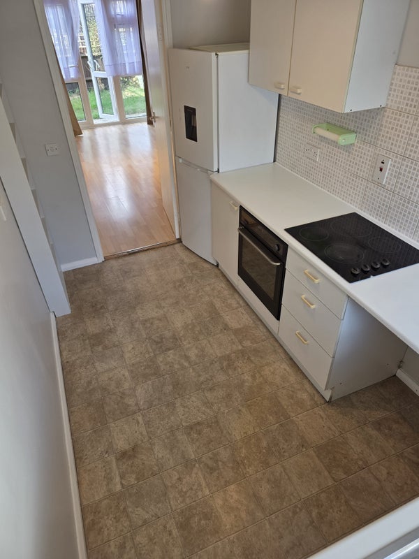 Flat Crownfield Road in Greater London