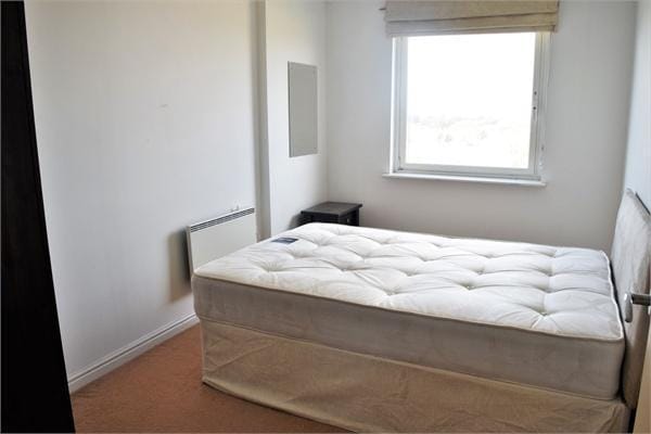 Flat Prince Regent Road in Greater London