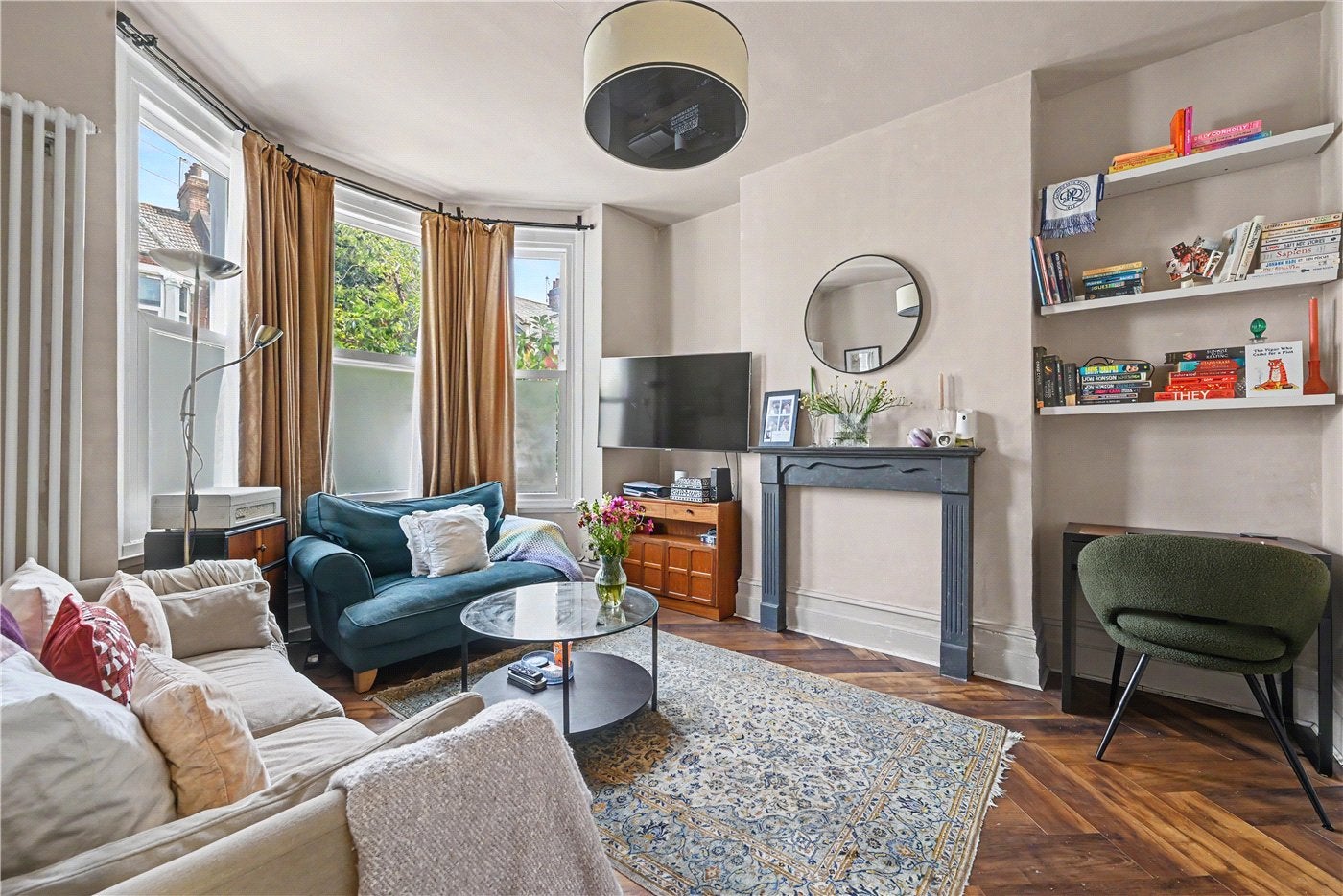Flat Churchill Road in Greater London