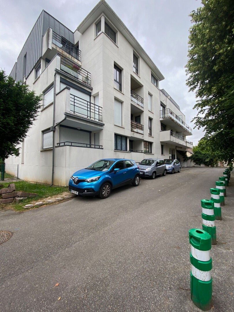 Flat Allée Simone de Beauvoir in Évreux