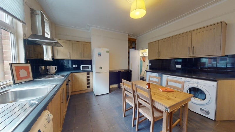 House Burchett Grove in Leeds
