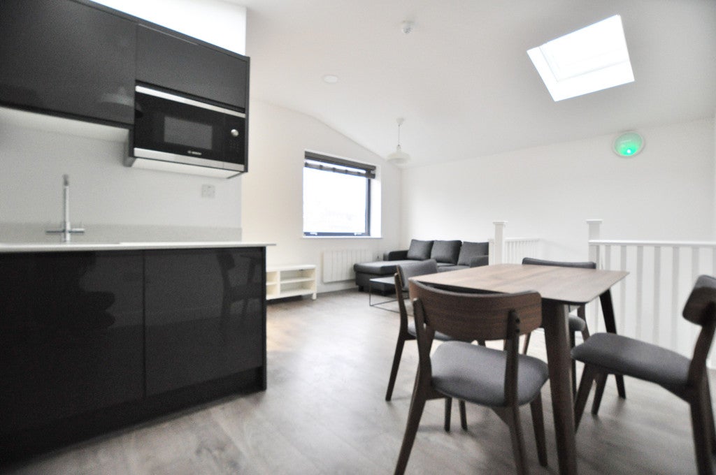 Flat Waterson Street in Greater London