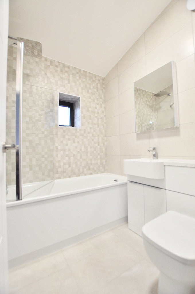Flat Waterson Street in Greater London
