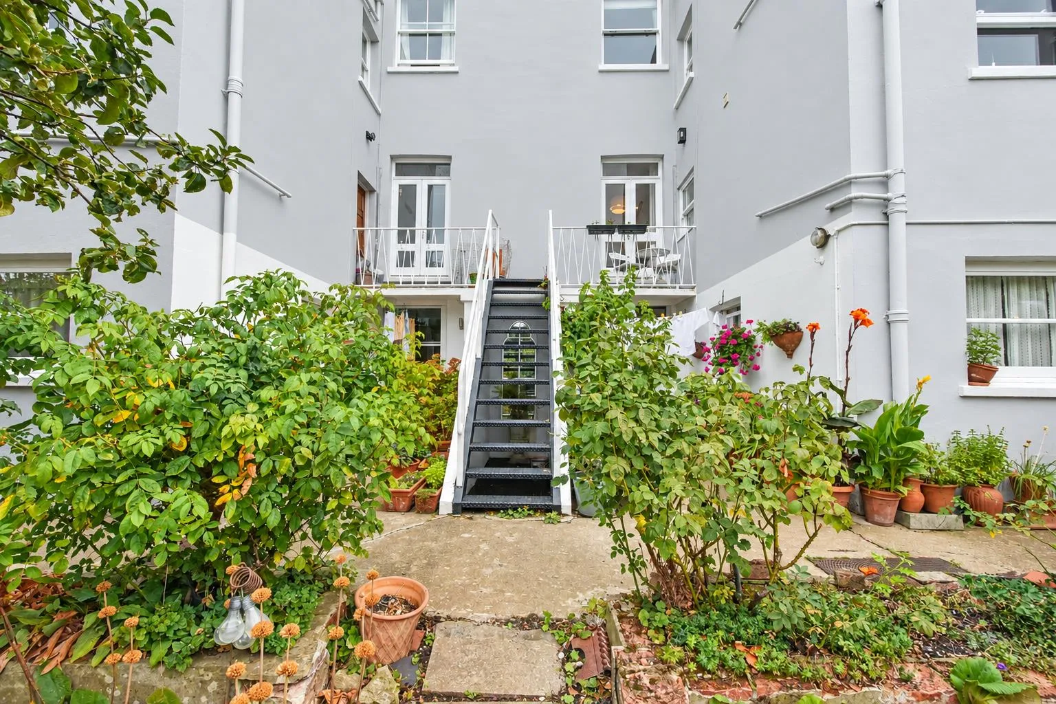Flat Castelnau in Greater London
