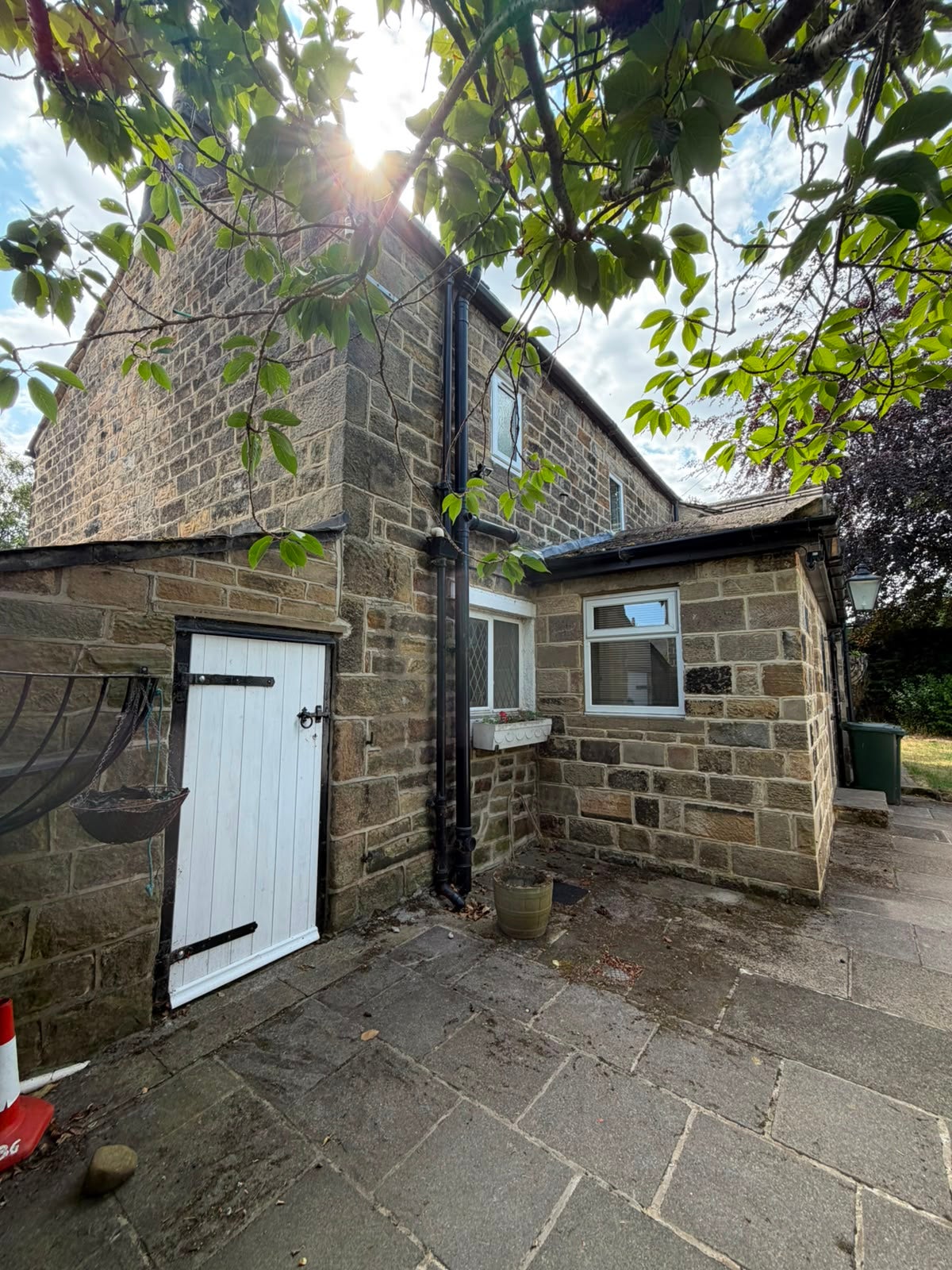House Main Street in Bradford