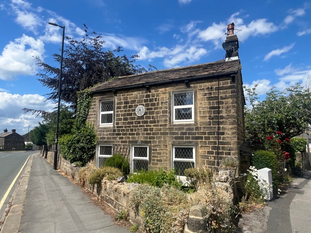 House Main Street in Bradford