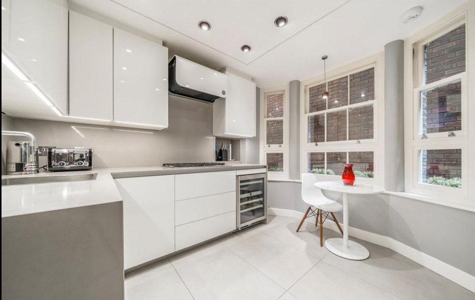 Flat Gilbert Street in London