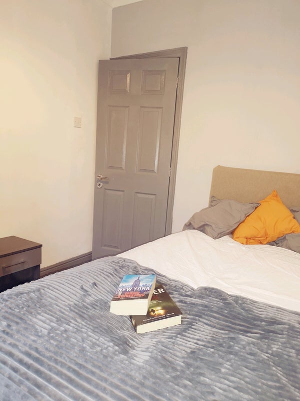 Room Back Aston Street in Leeds