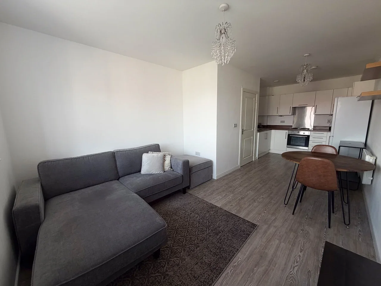 Flat Schoolgate Drive in Greater London